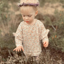 Lade das Bild in den Galerie-Viewer, Little flowers rose peach - Bio Jersey