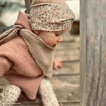 Lade das Bild in den Galerie-Viewer, Little flowers rose peach - Bio Jersey