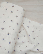 Lade das Bild in den Galerie-Viewer, Bio Musselin 'Blueberries