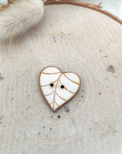 Afbeelding in Gallery-weergave laden, Holzknopf "Herzblatt"