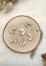 Charger l'image dans la galerie, Holzknopf "Mond"