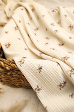 Lade das Bild in den Galerie-Viewer, Pointoille Stripes Feinstrickjersey - 'Little brown roses'