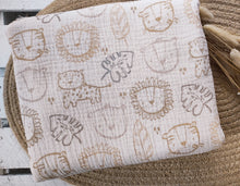 Afbeelding in Gallery-weergave laden, Bio Musselin - Lustiger Löwe