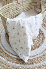 Charger l'image dans la galerie, Musselin - Little brown flowers bouquets