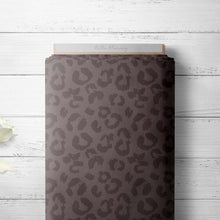 Lade das Bild in den Galerie-Viewer, Leo Print taupe &amp; bordeaux - Bio French Terry/ Bio Jersey
