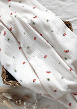 Lade das Bild in den Galerie-Viewer, Pointoille Stripes &amp; Dots - Feinstrickjersey - 'Marienkäferglück'
