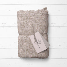 Lade das Bild in den Galerie-Viewer, Musselin/Bio Musselin - Retro Blumen taupe
